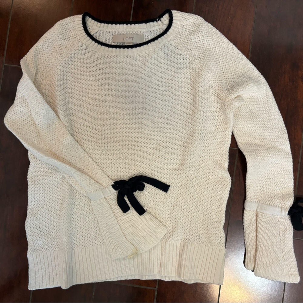 LOFT Women's Cream Sweater with Black Accents